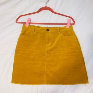 Mustered yellow skirt